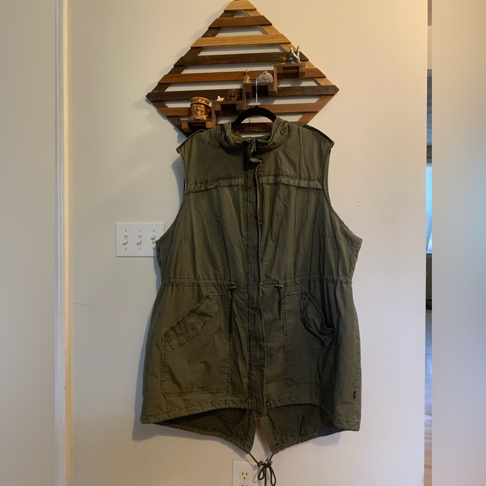 Levi Strauss & Co. Drawstring Lined Utility Vest, 100% cotton.